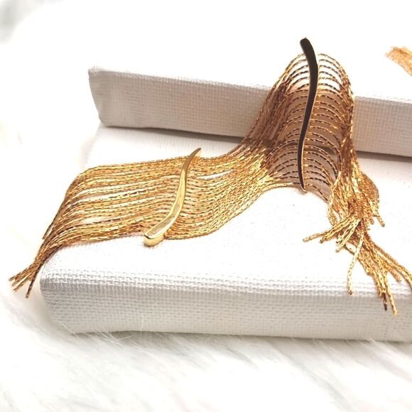 Nwt FREE PEOPLE cascading fringe gold plated earrings - Picture 5 of 12